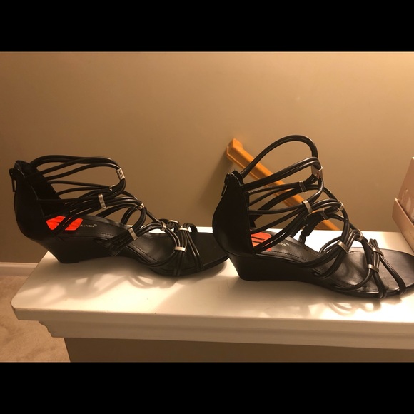 New - BCBG Viera Gladiator Wedge Sandal in Black, size 11M - Picture 10 of 11